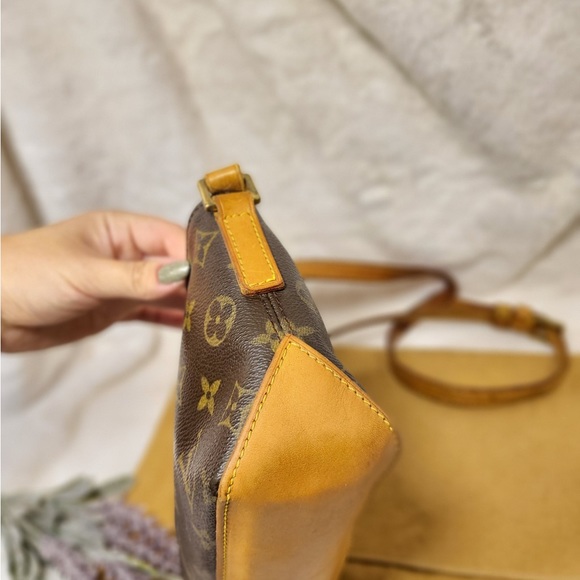 Authentic Louis Vuitton Trotteur Crossbody shoulder bag - Picture 11 of 16